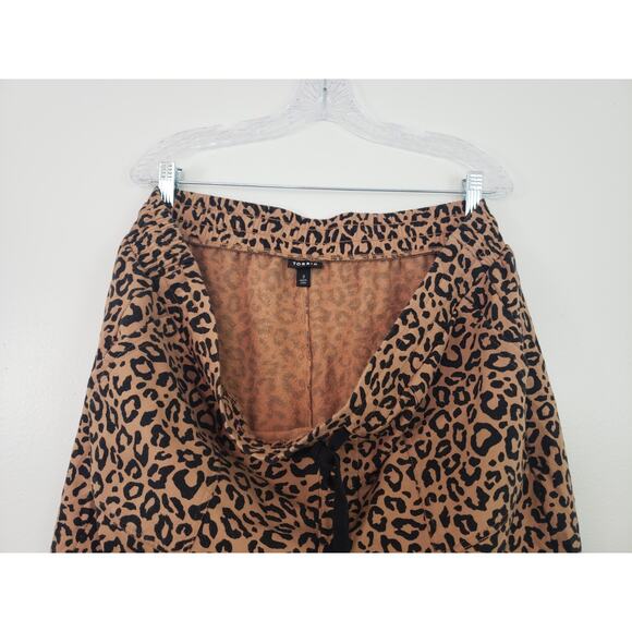 (9) Torrid Women's Pants Size 3 (3X) Fit Jogger Fleece Leopard Crop Mobwife - Picture 6 of 8